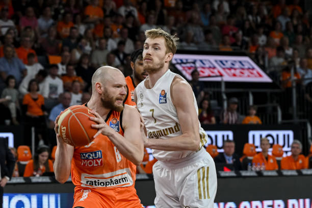 对类似申裕 对类似申裕